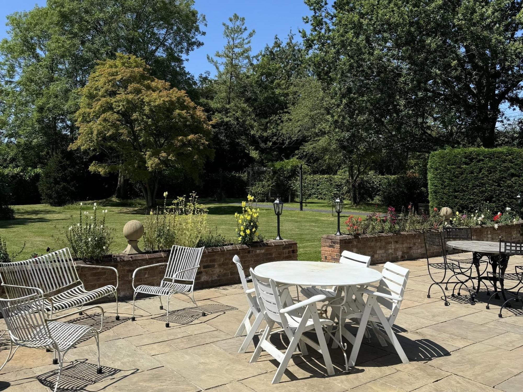 Hookwood Lodge London Gatwick Horley Exterior photo