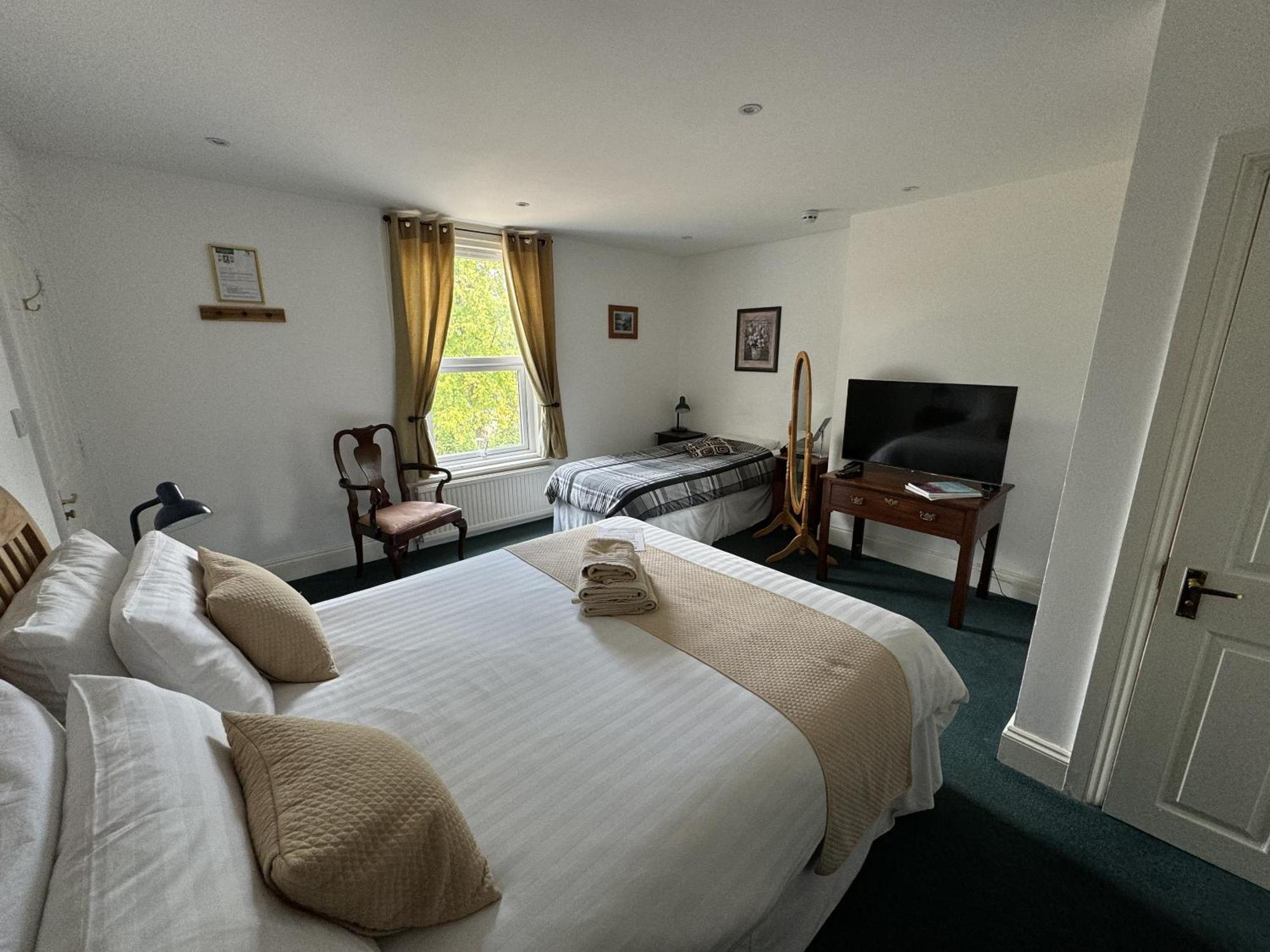 Hookwood Lodge London Gatwick Horley Room photo
