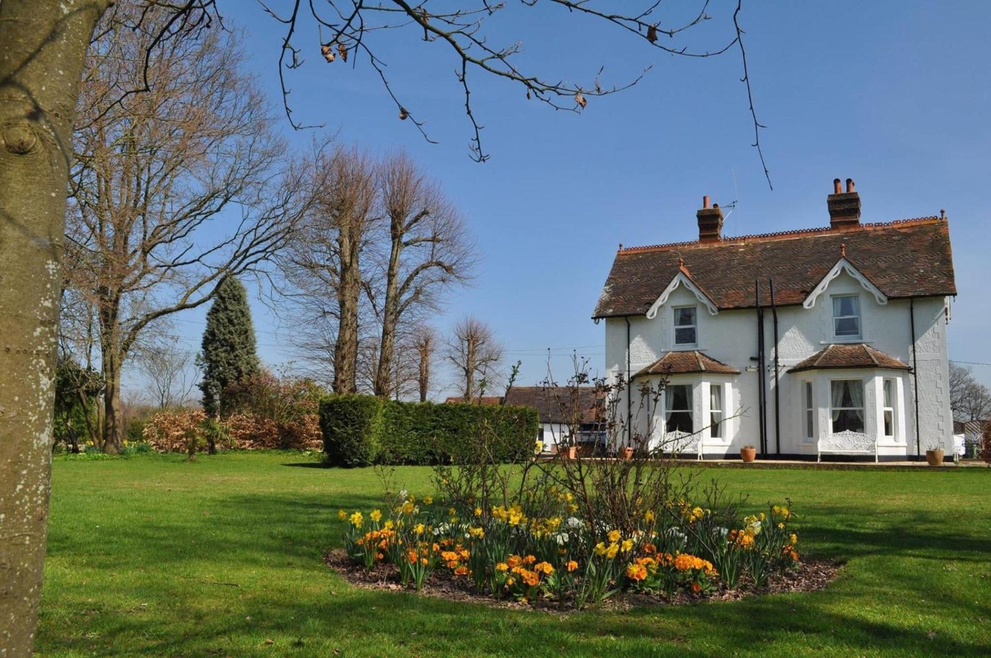 Hookwood Lodge London Gatwick Horley Exterior photo